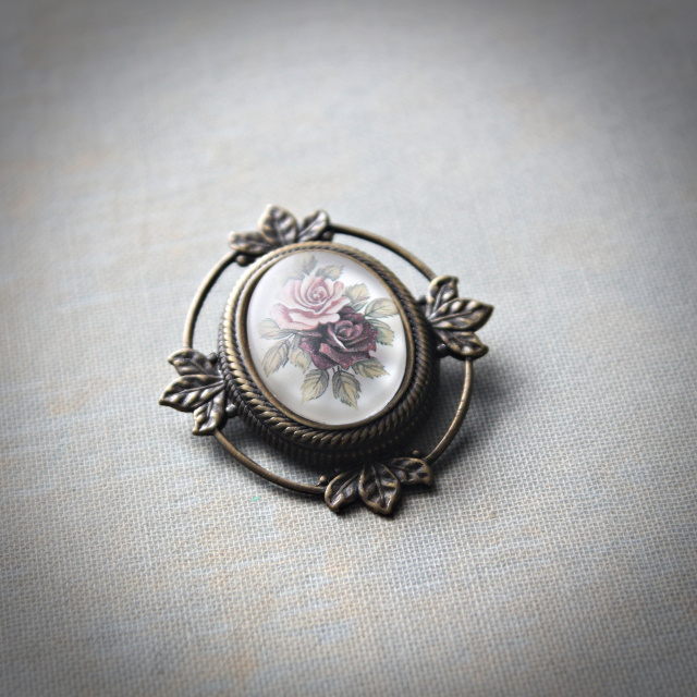 Small Frosted Floral Brooch/Pendant